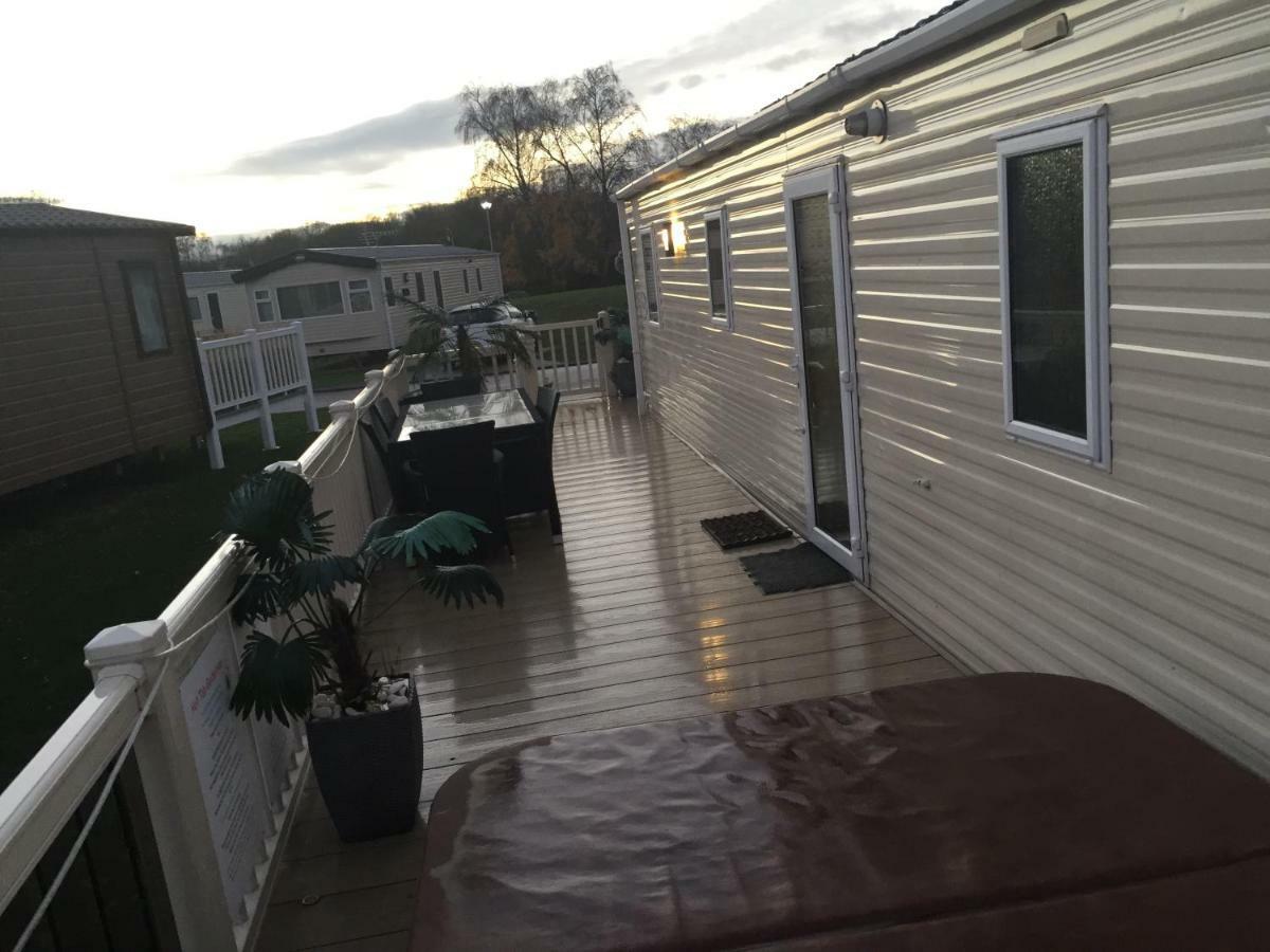 3 Bedroom 8 Berth Standard Basic Caravans With Hot Tub,Mountain Bikes Tattershall Zewnętrze zdjęcie